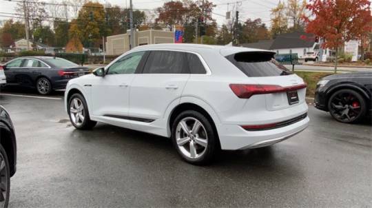 2019 Audi e-tron WA1LAAGE9KB008939