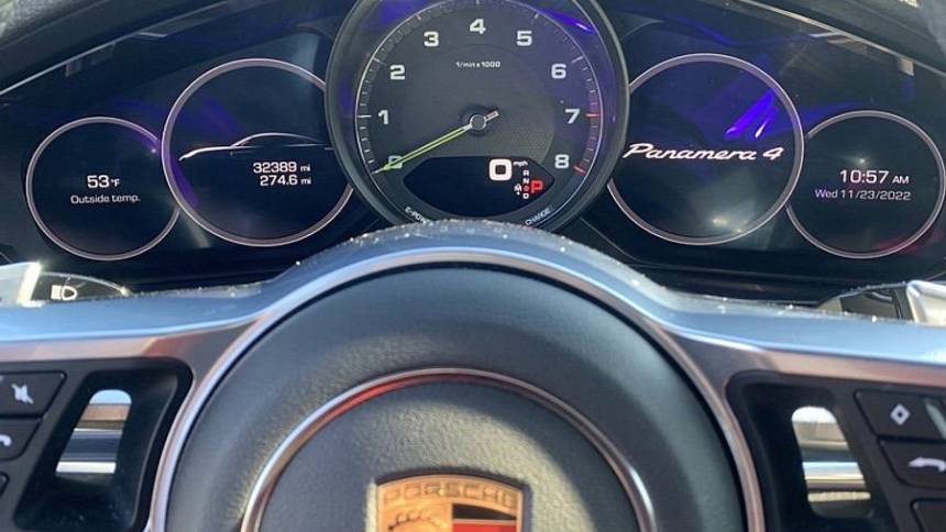 2019 Porsche Panamera WP0AE2A73KL123659