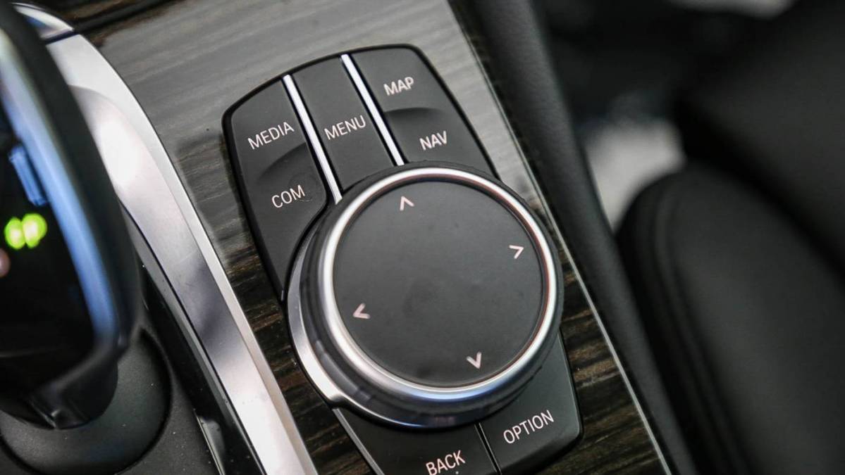 2019 BMW 5 Series WBAJA9C52KB399785