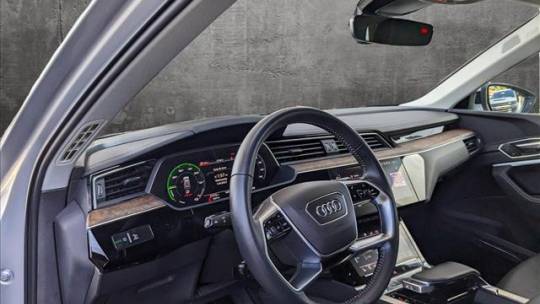 2019 Audi e-tron WA1LAAGE9KB022985