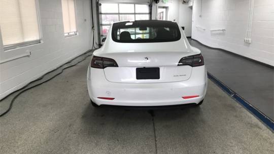 2019 Tesla Model 3 5YJ3E1EB5KF211519