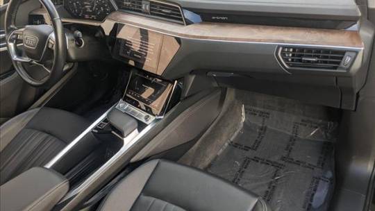 2019 Audi e-tron WA1LAAGE6KB023205