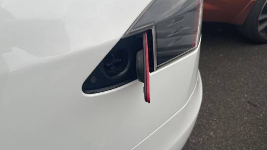 2015 Tesla Model S 5YJSA1S26FF086323