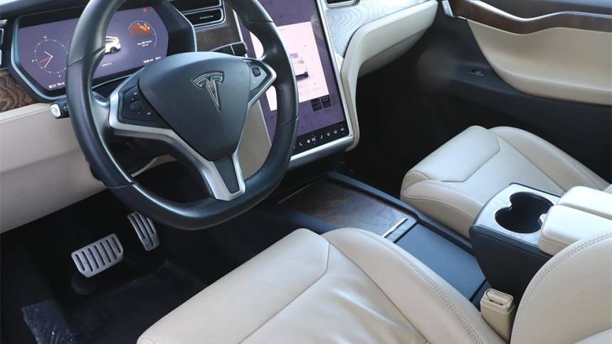 2017 Tesla Model X 5YJXCDE47HF055812