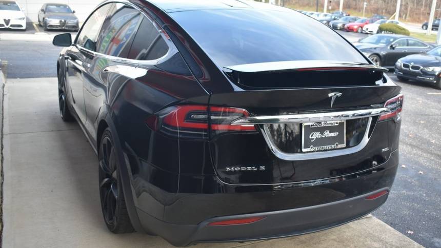 2018 Tesla Model X 5YJXCDE26JF105474