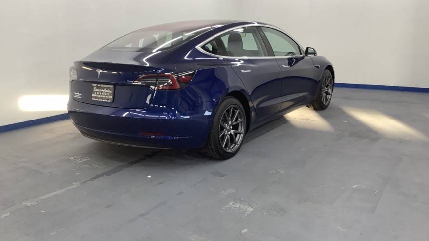 2018 Tesla Model 3 5YJ3E1EA9JF013077