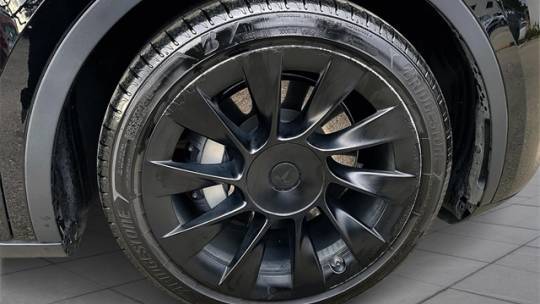2021 Tesla Model Y 5YJYGDEE0MF076528