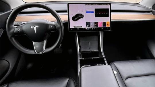 2021 Tesla Model Y 5YJYGDEE0MF076528