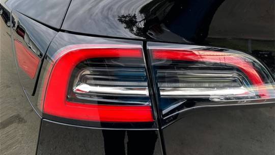 2021 Tesla Model Y 5YJYGDEE0MF076528
