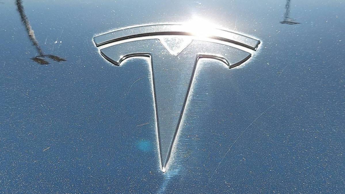 2018 Tesla Model 3 5YJ3E1EB0JF127431