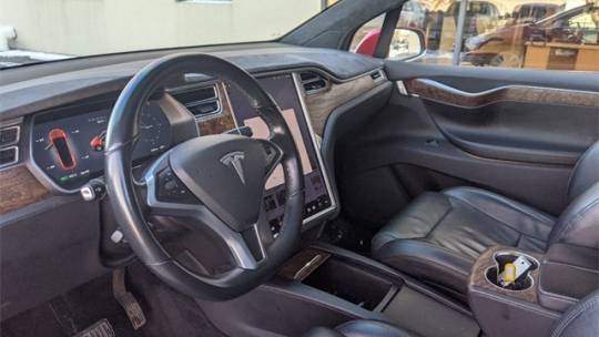 2017 Tesla Model X 5YJXCBE22HF046681