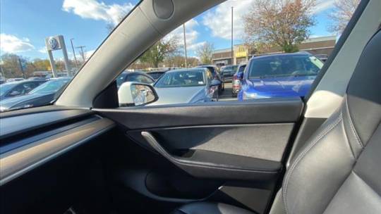 2020 Tesla Model Y 5YJYGDEE6LF033987