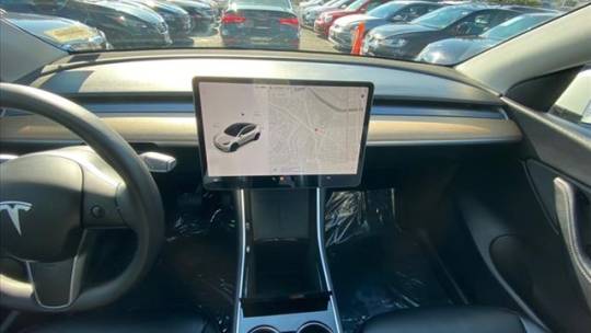 2020 Tesla Model Y 5YJYGDEE6LF033987