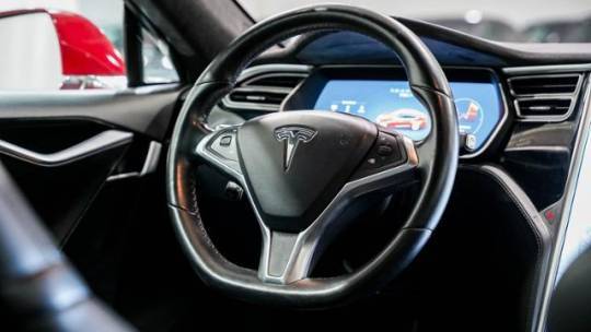 2016 Tesla Model S 5YJSA1E29GF135625
