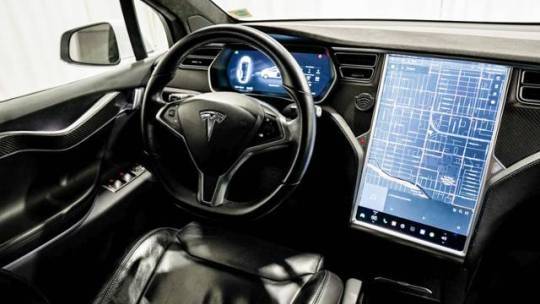 2017 Tesla Model X 5YJXCBE29HF046693