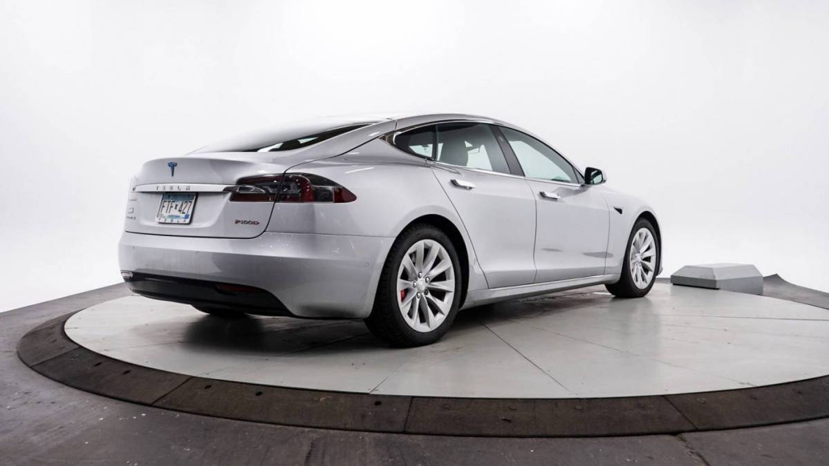 2016 Tesla Model S 5YJSA1E49GF177570