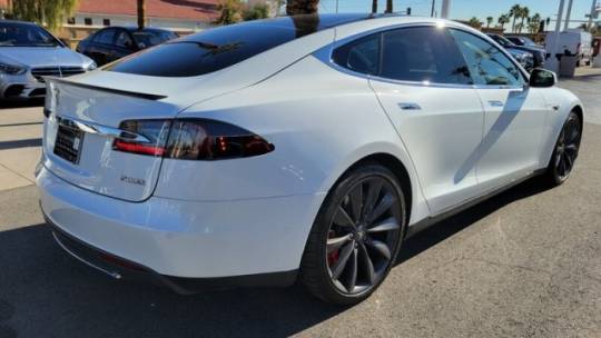 2016 Tesla Model S 5YJSA1E46GF126446