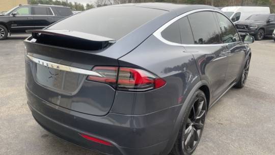 2018 Tesla Model X 5YJXCBE24JF099937
