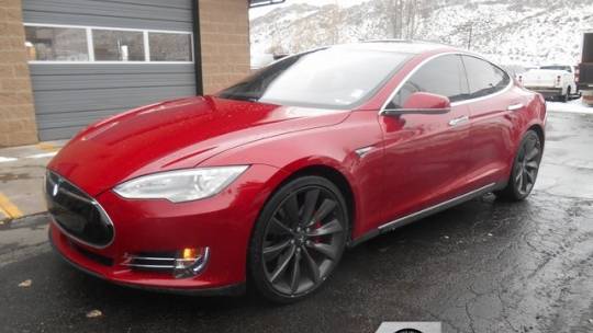 2015 Tesla Model S 5YJSA1V40FF100245