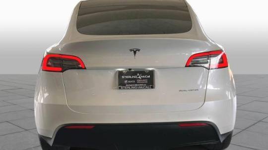 2020 Tesla Model Y 5YJYGDEEXLF008333