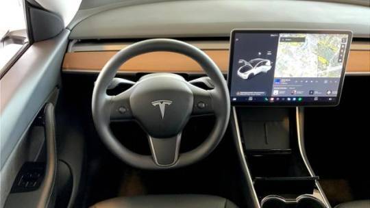 2020 Tesla Model Y 5YJYGDEEXLF008333