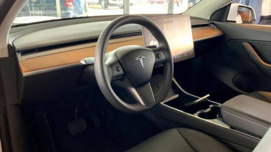 2020 Tesla Model Y 5YJYGDEEXLF008333