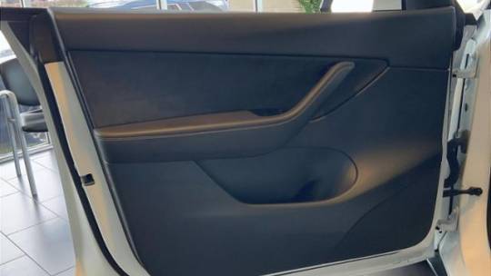 2020 Tesla Model Y 5YJYGDEEXLF008333