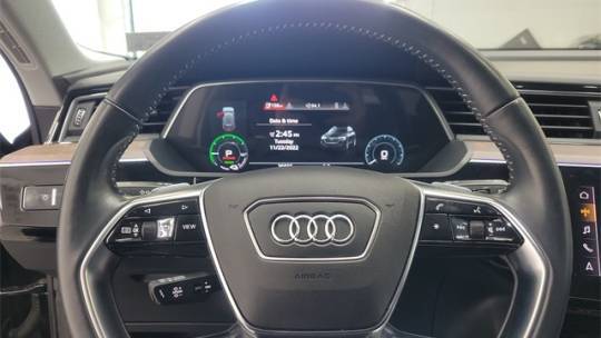 2019 Audi e-tron WA1VAAGE7KB023240