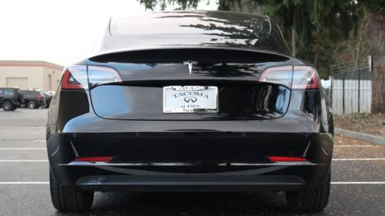 2018 Tesla Model 3 5YJ3E1EA8JF008470