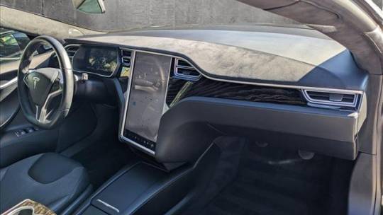 2016 Tesla Model S 5YJSA1E19GF158779