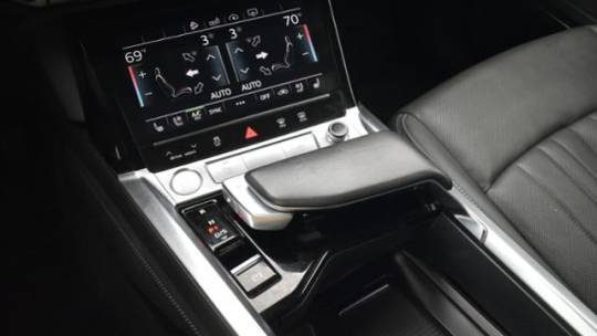 2019 Audi e-tron WA1LAAGE7KB017400