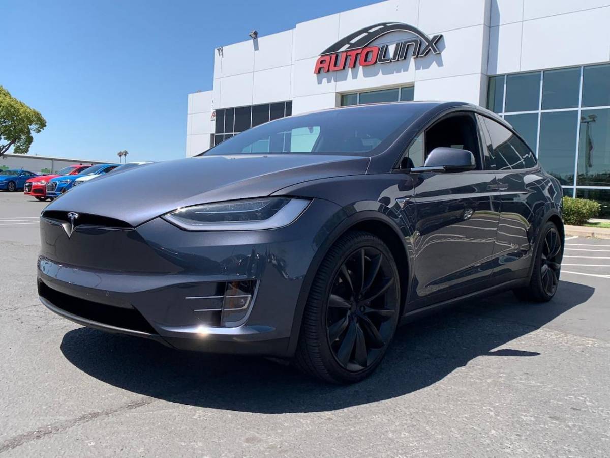 2018 Tesla Model X 5YJXCDE20JF104465