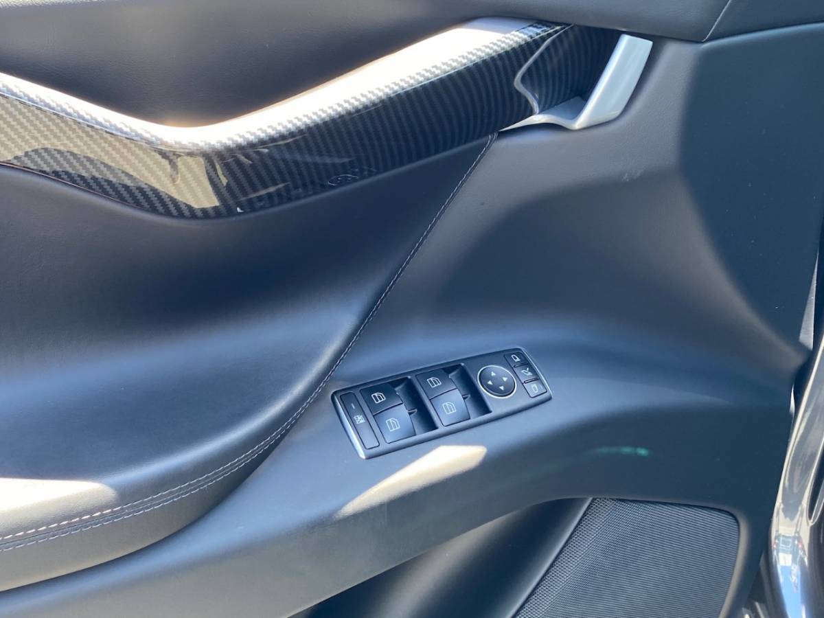 2018 Tesla Model X 5YJXCDE26JF142721