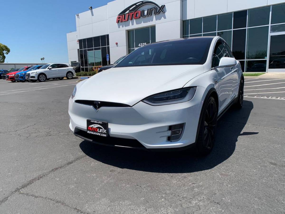 2018 Tesla Model X 5YJXCDE27JF134966