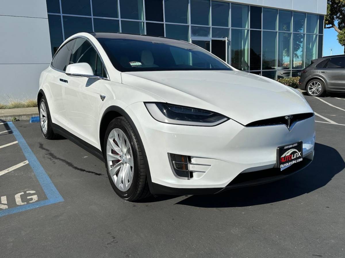2017 Tesla Model X 5YJXCBE40HF079521