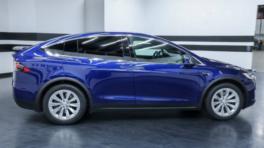 2019 Tesla Model X 5YJXCAE24KF200180