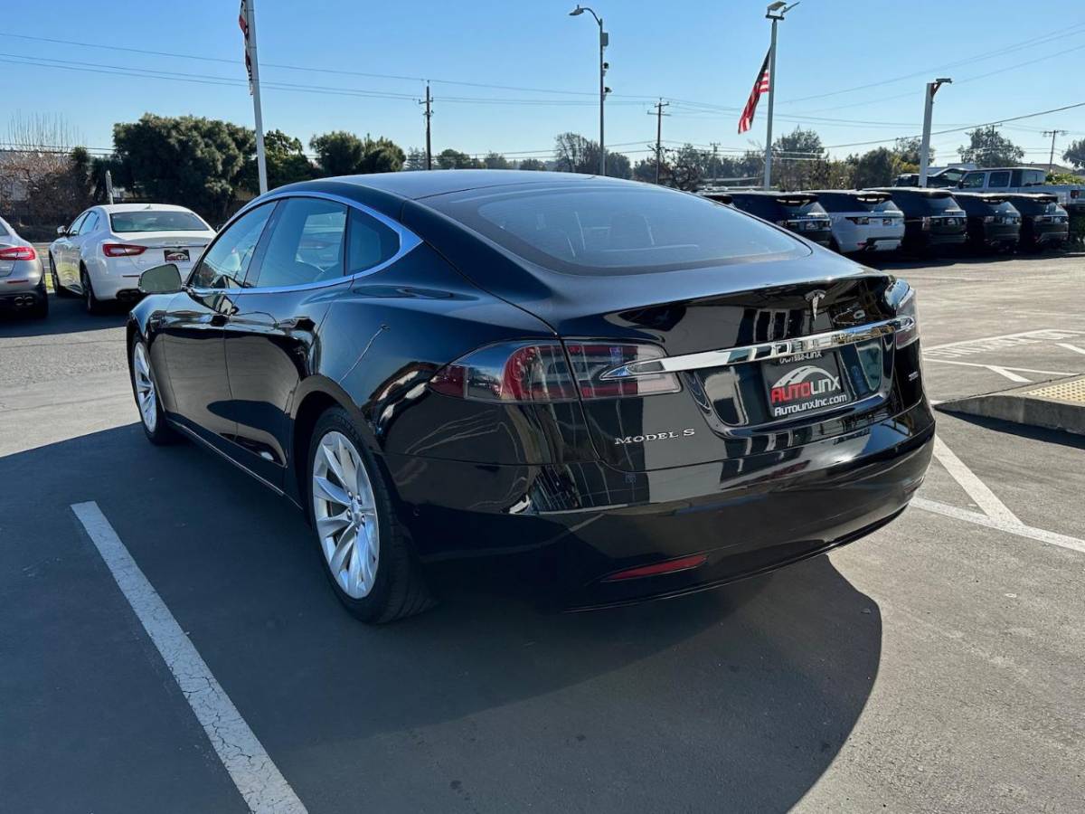 2018 Tesla Model S 5YJSA1E2XJF293513