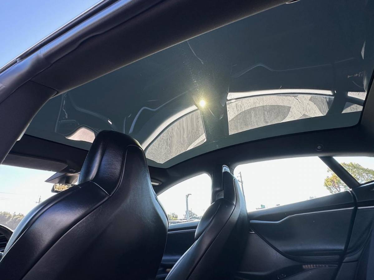 2018 Tesla Model S 5YJSA1E2XJF293513