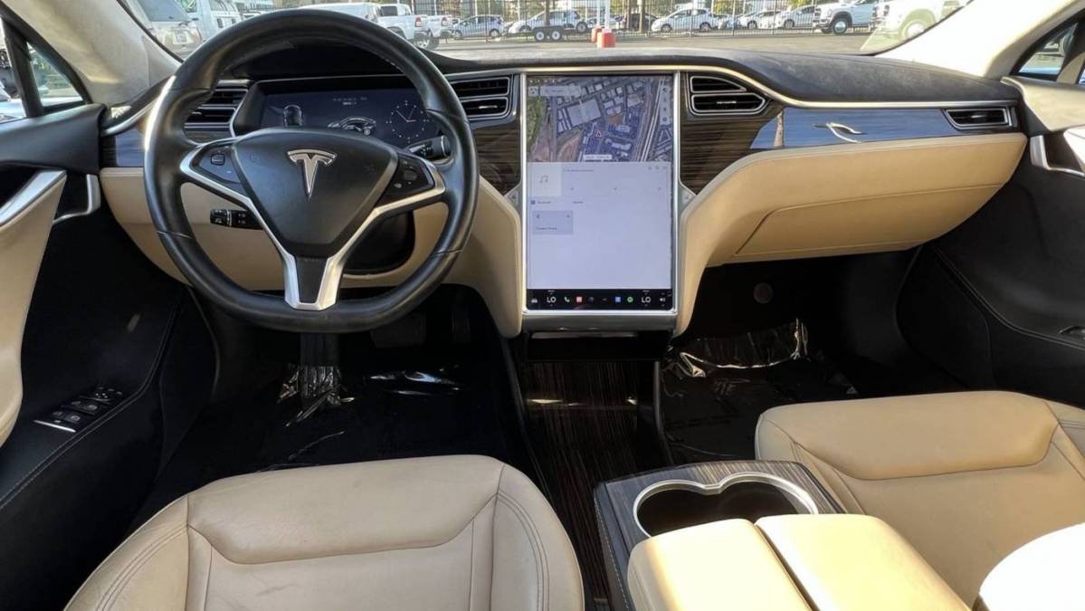2016 Tesla Model S 5YJSA1E25GF126307