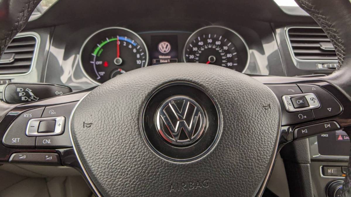 2017 Volkswagen e-Golf WVWPR7AU6HW950306