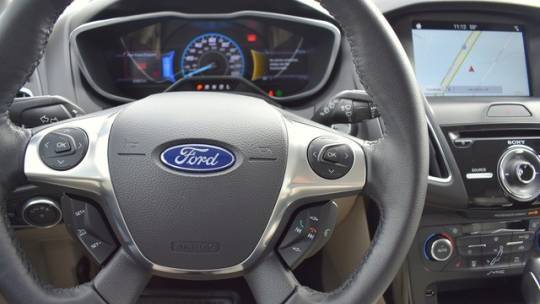 2017 Ford Focus 1FADP3R43HL230703