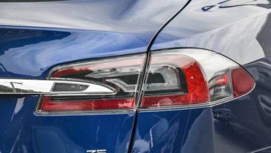 2017 Tesla Model S 5YJSA1E17HF215241