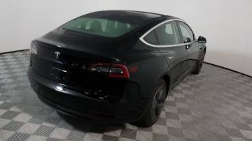 2019 Tesla Model 3 5YJ3E1EB5KF388944