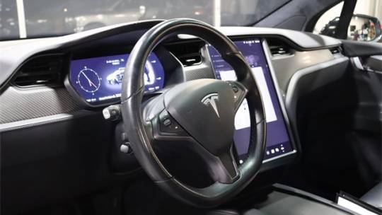 2018 Tesla Model X 5YJXCAE27JF102307