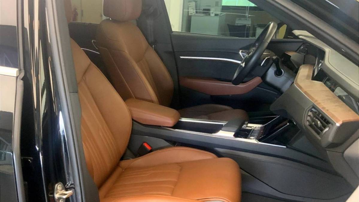 2019 Audi e-tron WA1VAAGE1KB024951