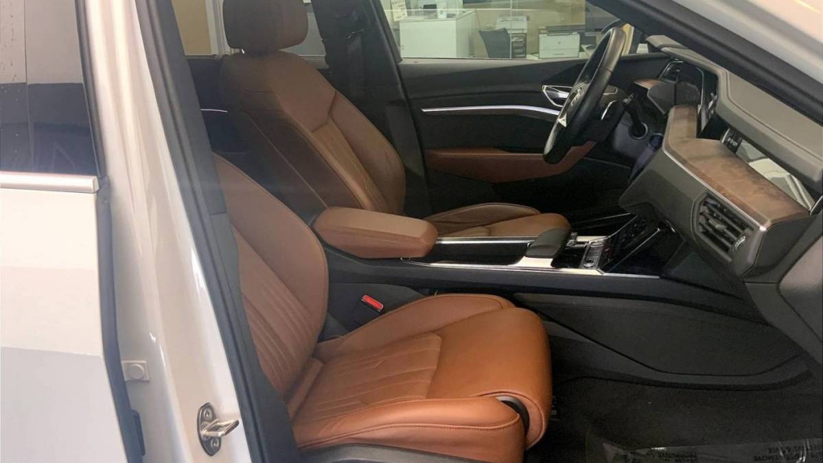 2019 Audi e-tron WA1VABGE6KB022179