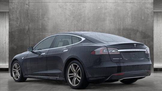 2013 Tesla Model S 5YJSA1AC0DFP10088