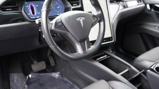 2018 Tesla Model X 5YJXCDE23JF113502