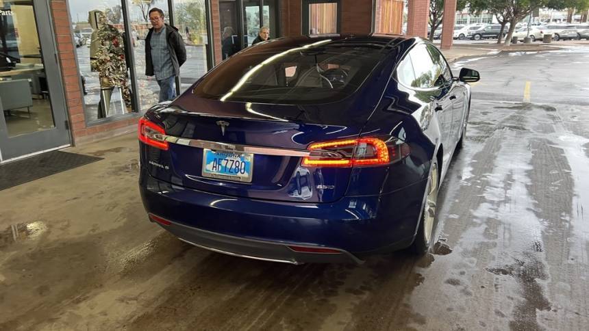 2015 Tesla Model S 5YJSA1E26FF109840