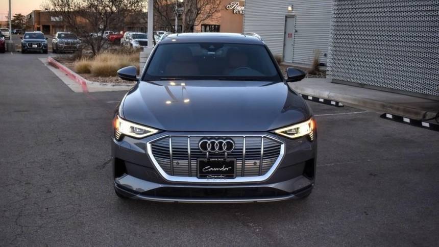 2019 Audi e-tron WA1LAAGE8KB011332